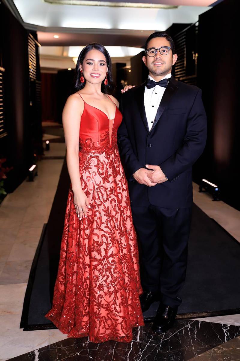 Fiesta de la prom 2025 de DelCampo School