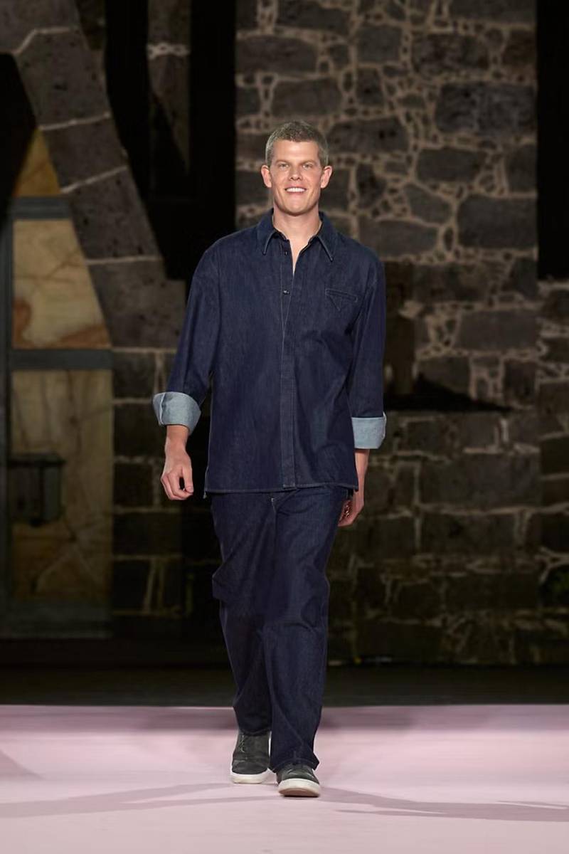 El director creativo de Carolina Herrera, Wes Gordon