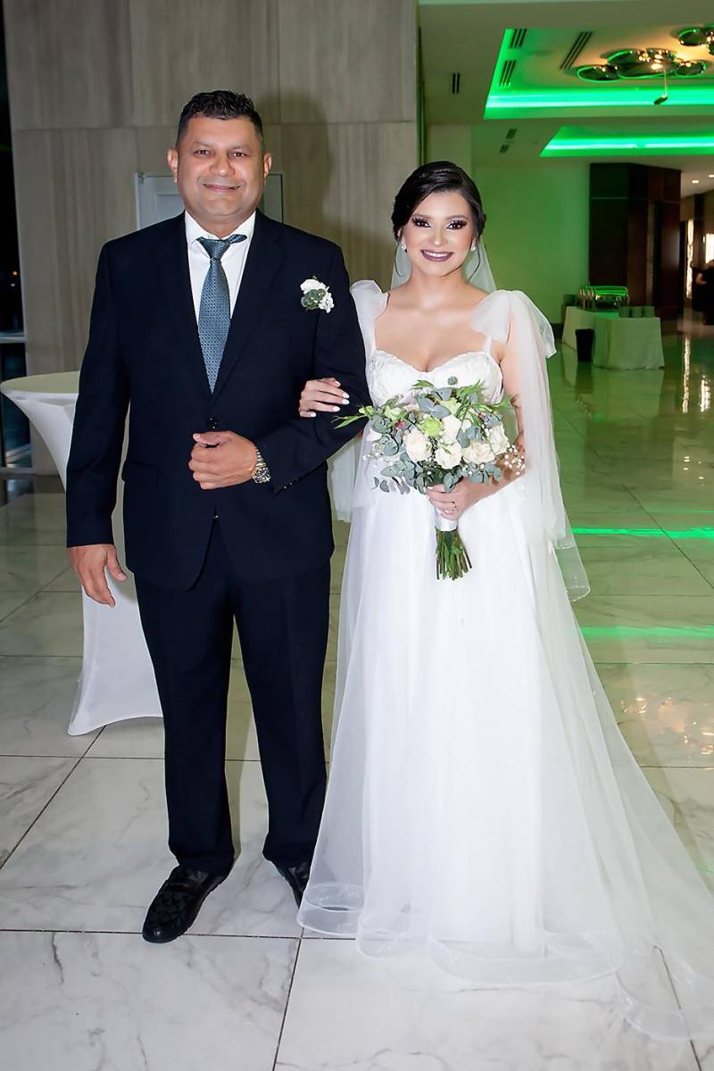 Gustavo Maradiaga y su hija Cesia Maradiaga.