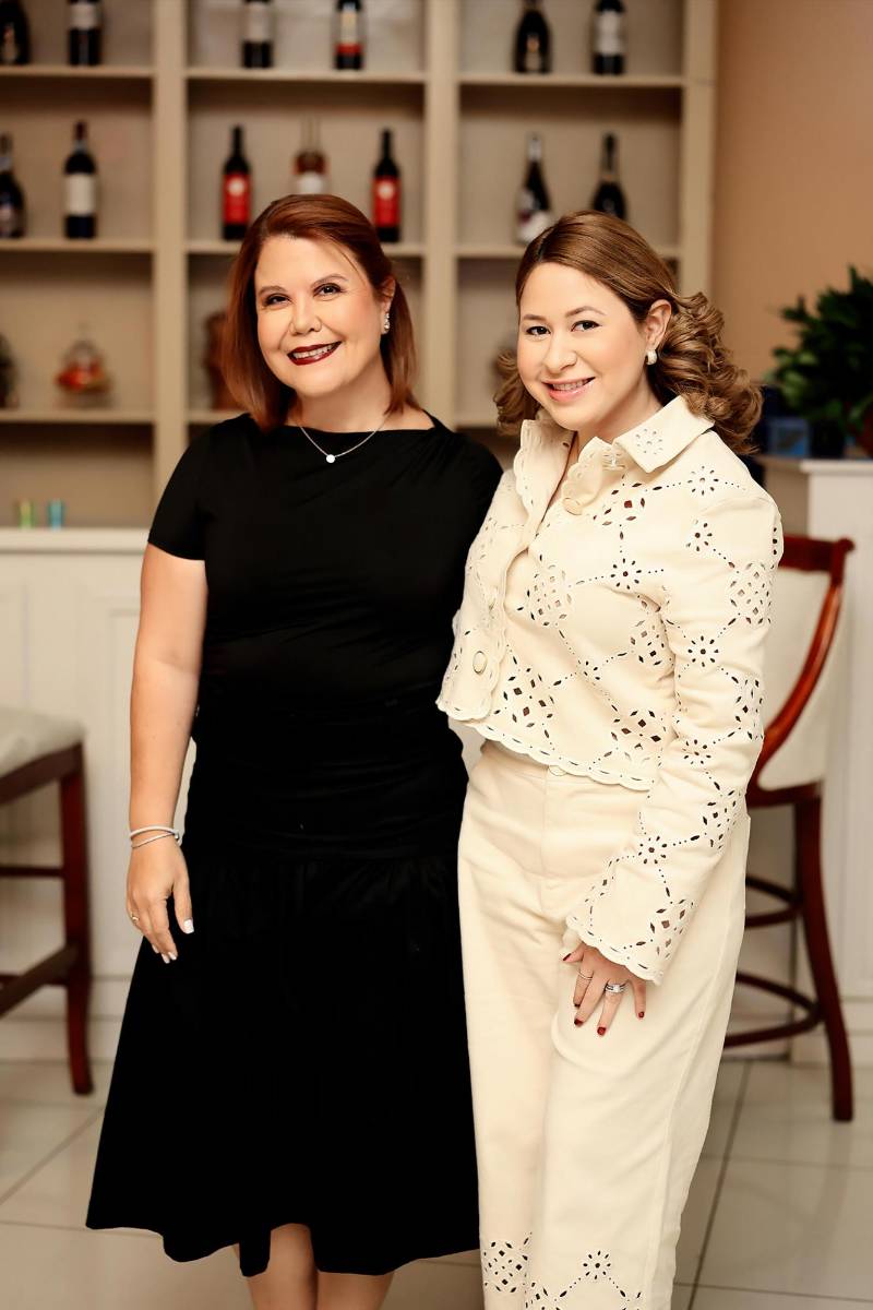 Melina y Ruth Michell Valladares.