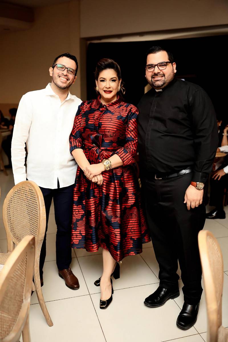 Padre Julián Quimbayo, Ruth Arita y Padre Daniel Fernández.
