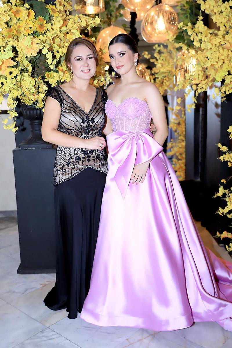 Invitados de la prom 2025 de La Estancia School