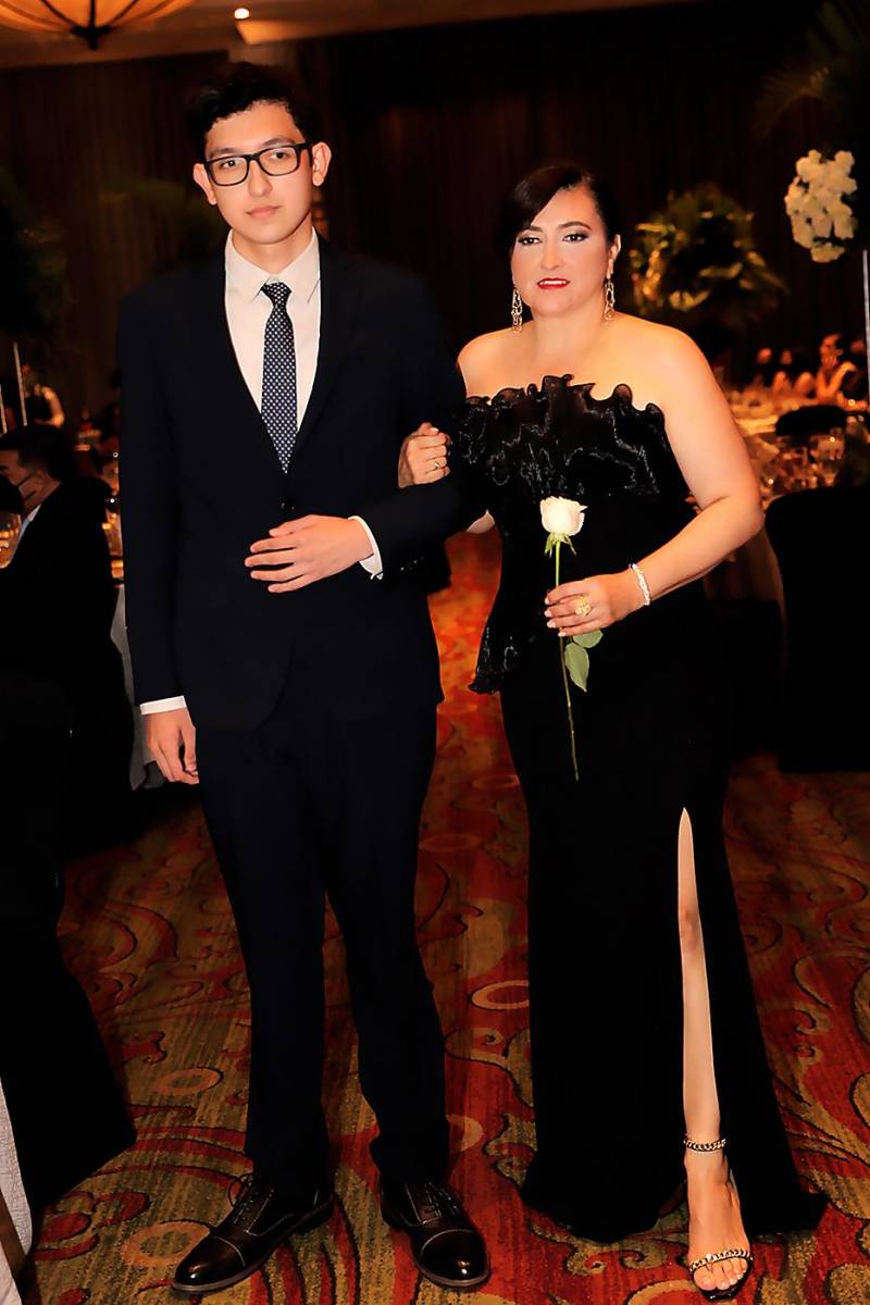 Adrián Cordón y Lesly Rossell