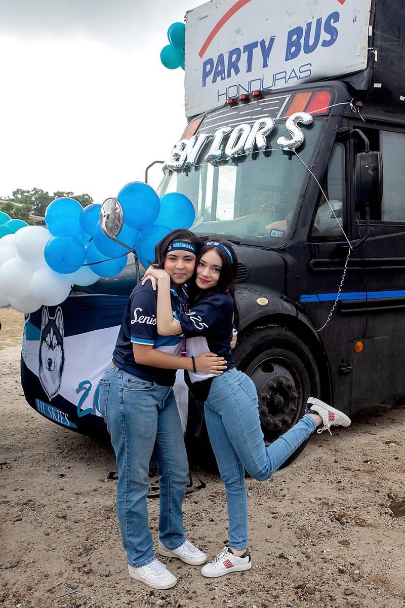 Karen Almendares y Rachel Aguilar.