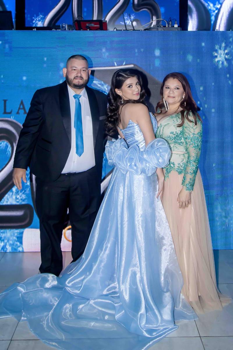 Desfile padres e hijos de la prom 2025 de Saint Peter Academy