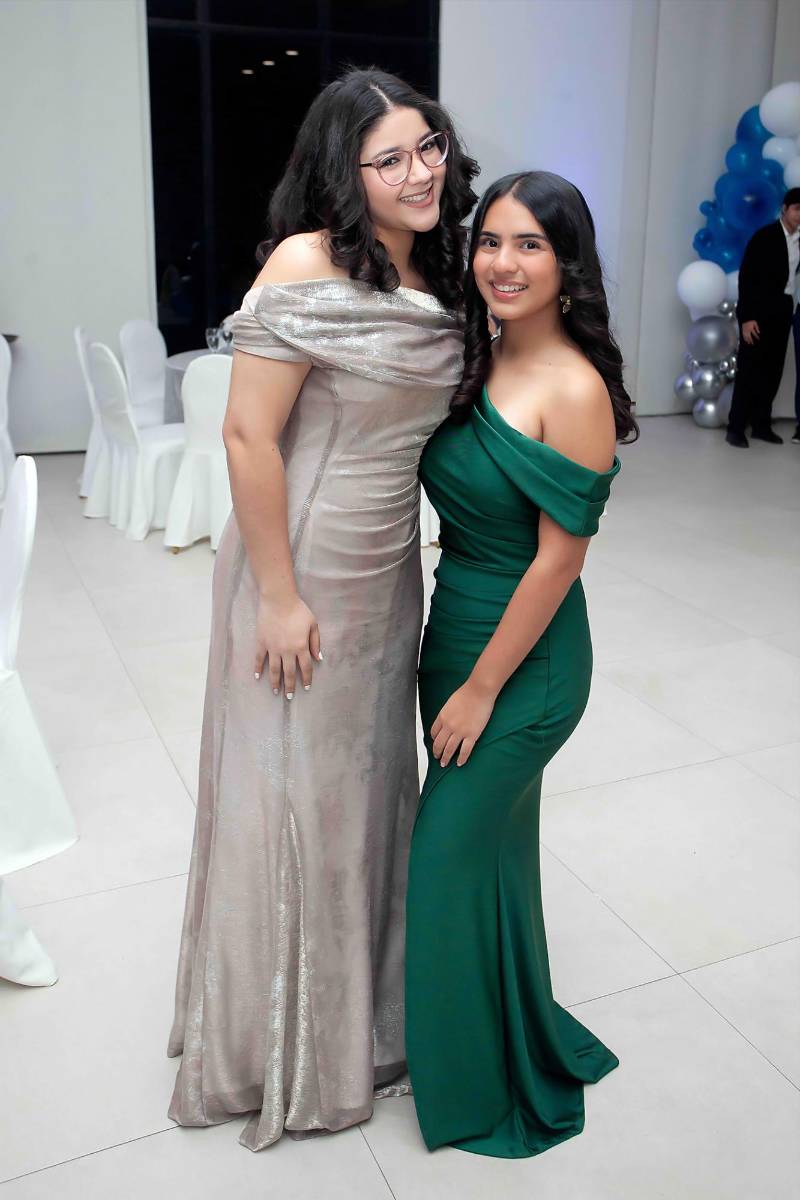 Olivia Mejía y Valeria Castellón.