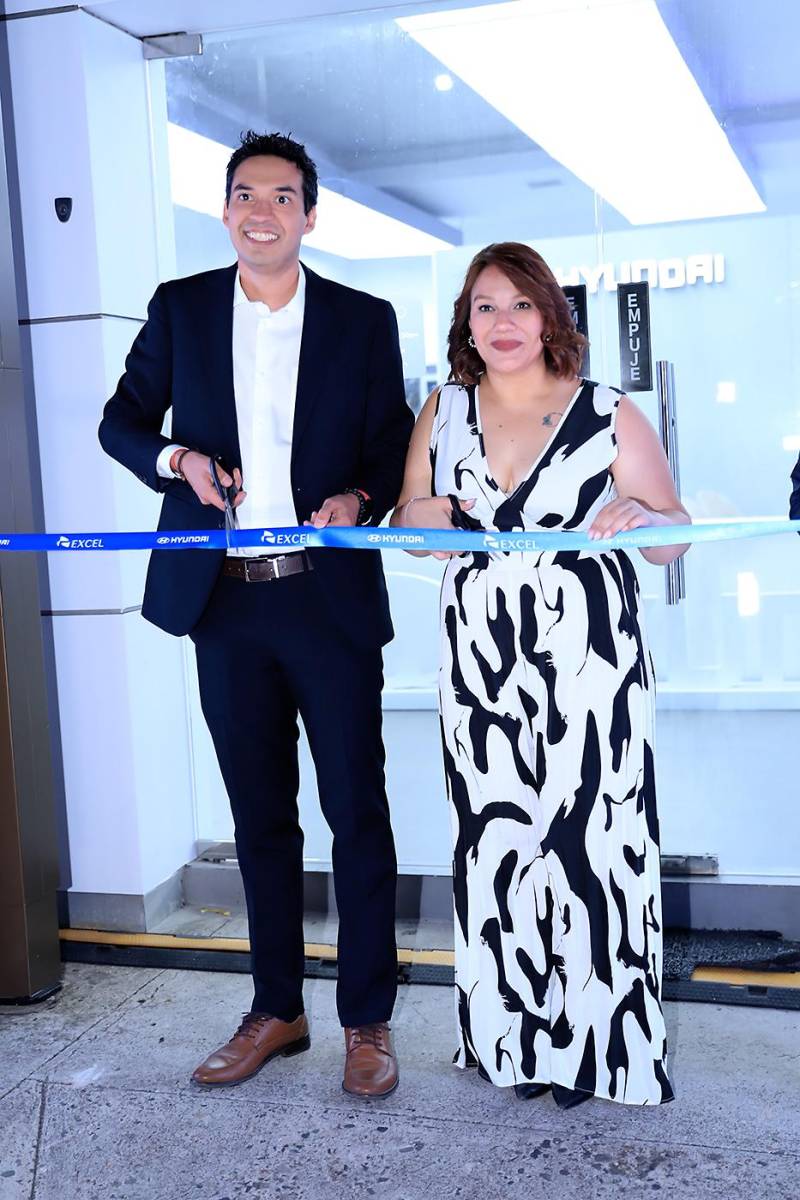 Hugo Flores y Karlina Gutiérrez.