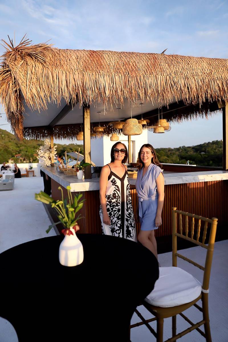 Ana Ponce y Melissa Sequeiros.
