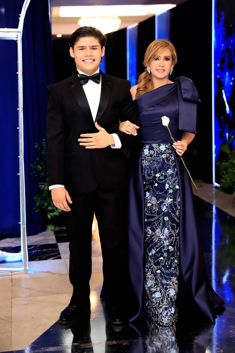 César Izaguirre y Lidya López.