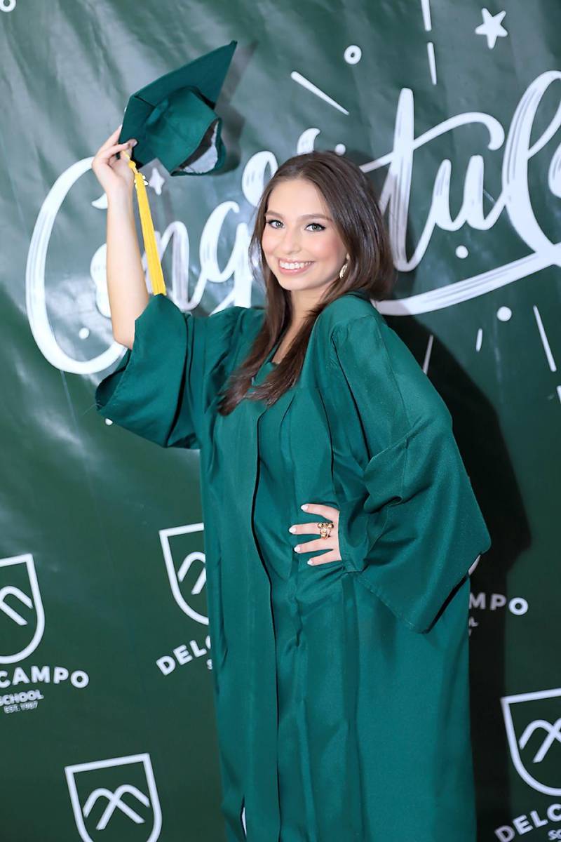 Annakaren Flores.