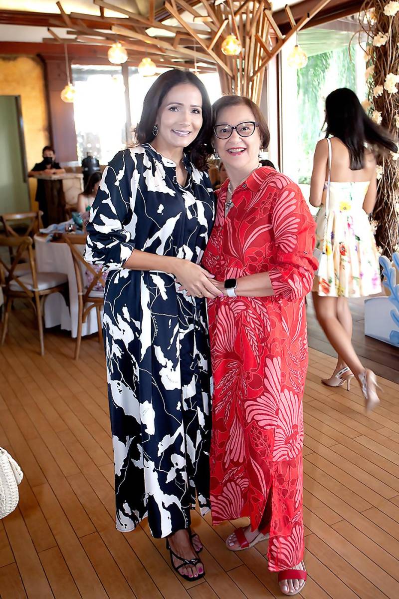  Jessica Abufele y Sandra Flores