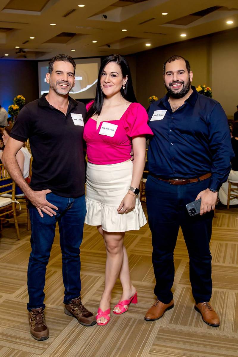 Johan Kattán, Holly Giselle Kattán y Rodolfo Kattán.