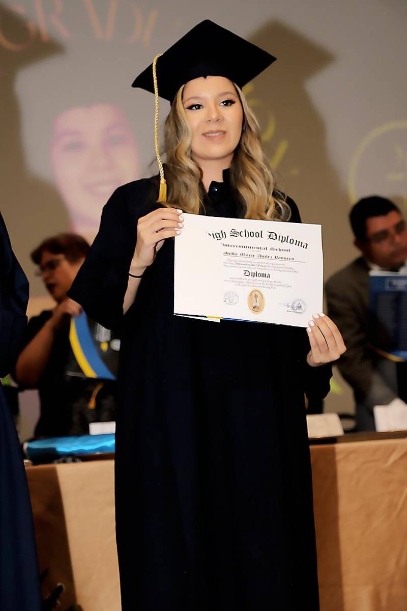 Entrega de títulos de la Intercontinental School 2023