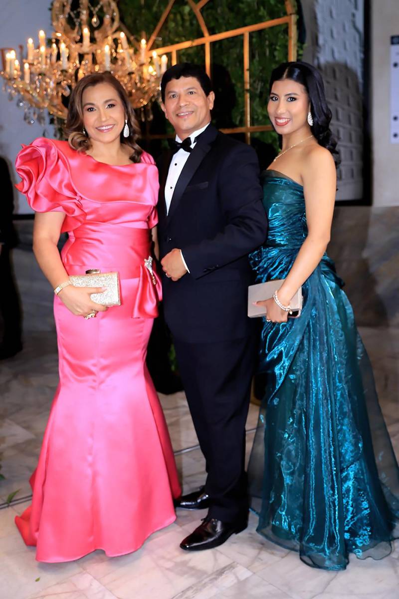 Fiesta de la prom 2025 de la Academia Los Pinares