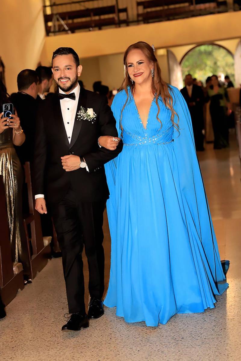 Rolando Montero con su madre Patty Bonilla 