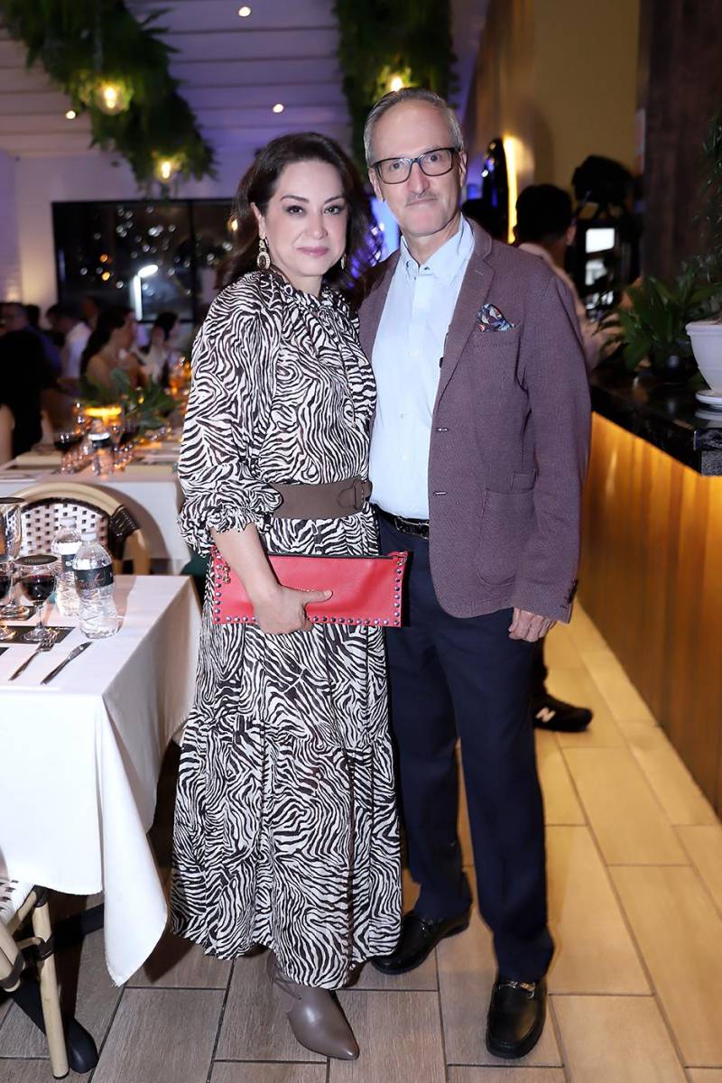 Maricela Valladares y René Valladares. 