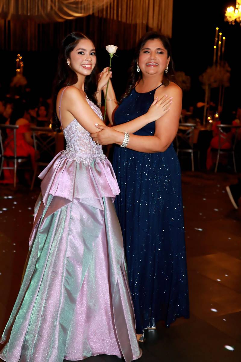 Annamaría Aguilar y su madre Ruth Campos. 
