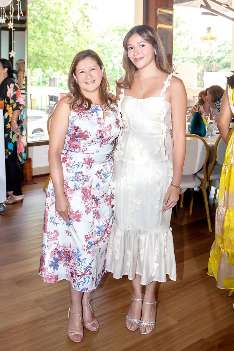 Dinora Maradiaga y Alejandra Ceballos.