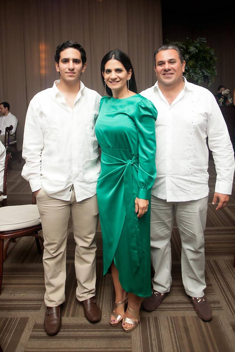 Gabriel, Sandra y Raúl Faraj.