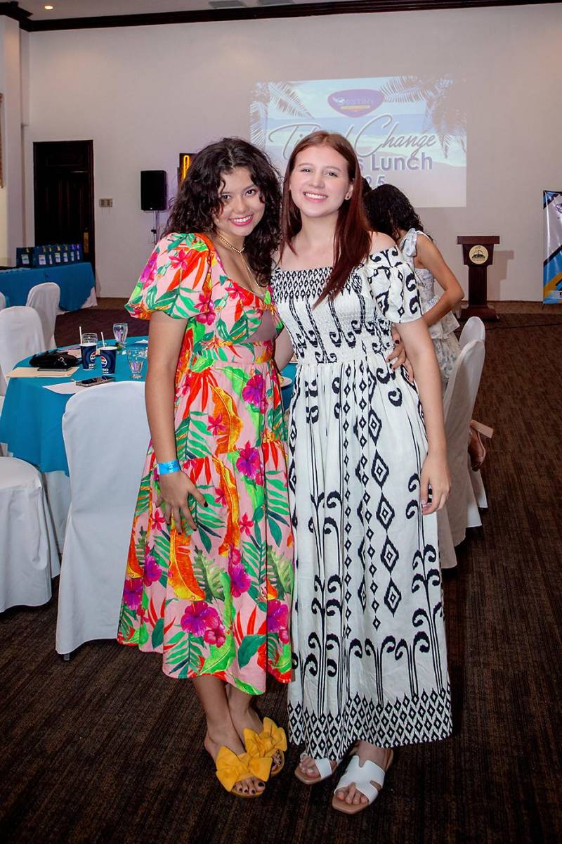 Hadasha Gutiérrez y Estrella Sauceda.