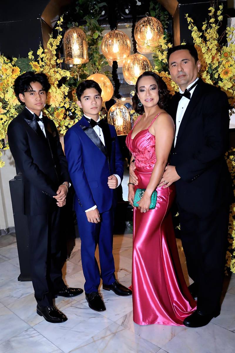 Invitados de la prom 2025 de La Estancia School