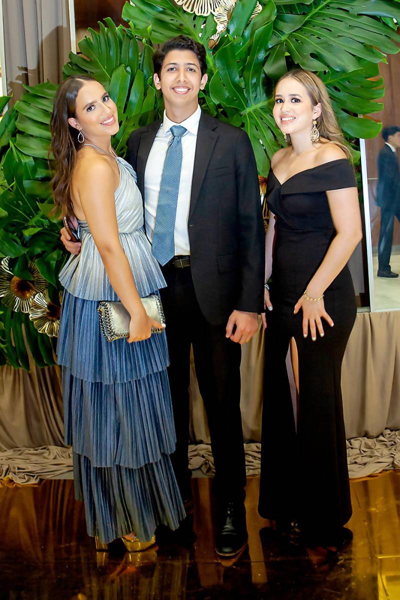 Lizza Maria Handal, Basem Misleh y Elena Paz.