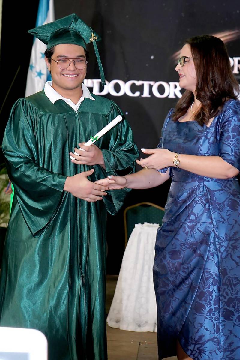 Graduación de los seniors 2024 de Elvel School