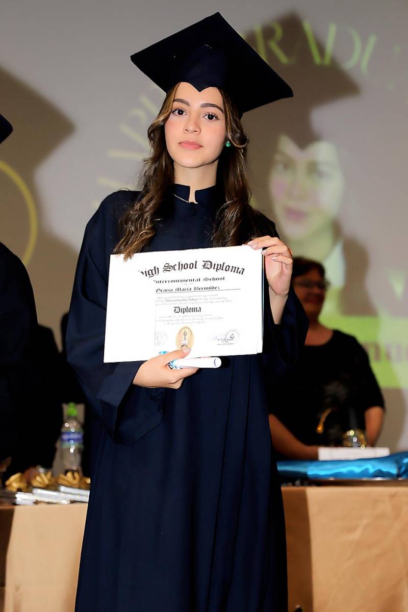 Entrega de títulos de la Intercontinental School 2023