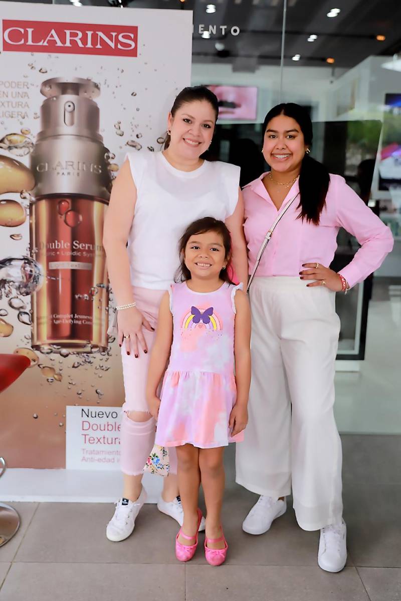Melissa Cáceres, Keren Ayestas y Sofía Orante. 