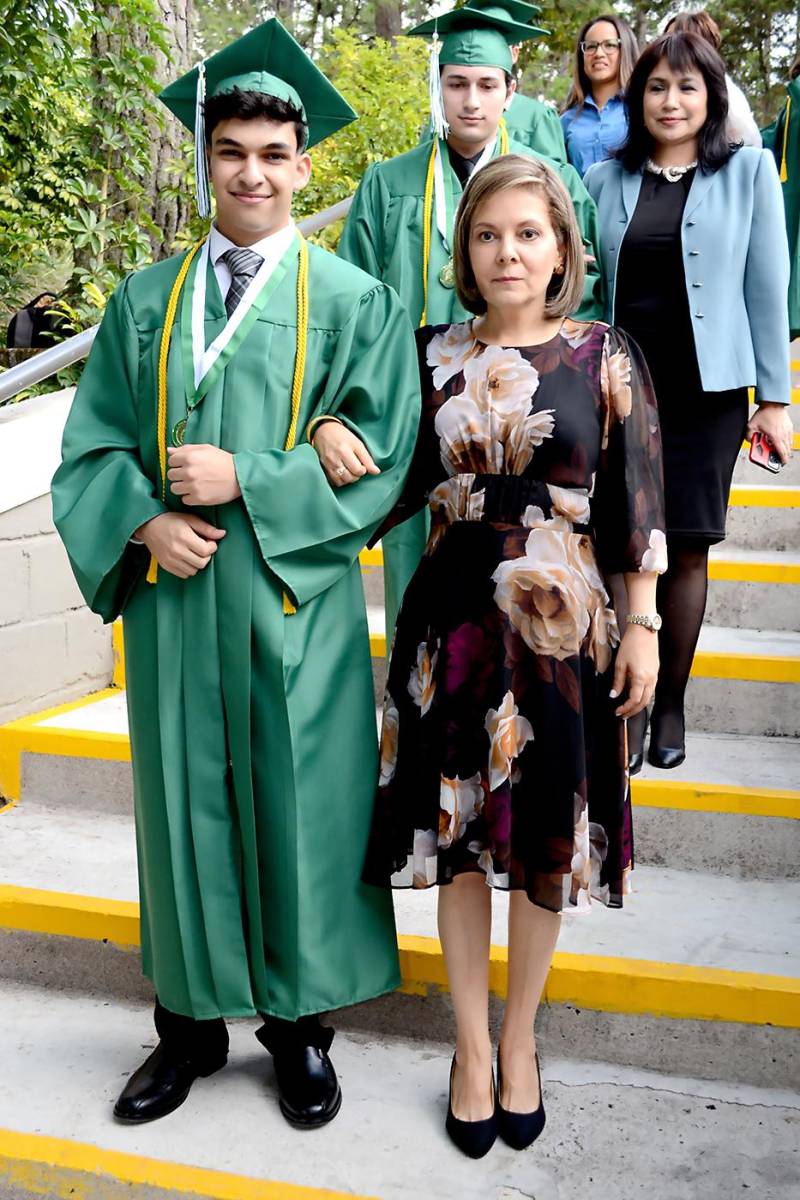 Michell y Lorena Salamé.