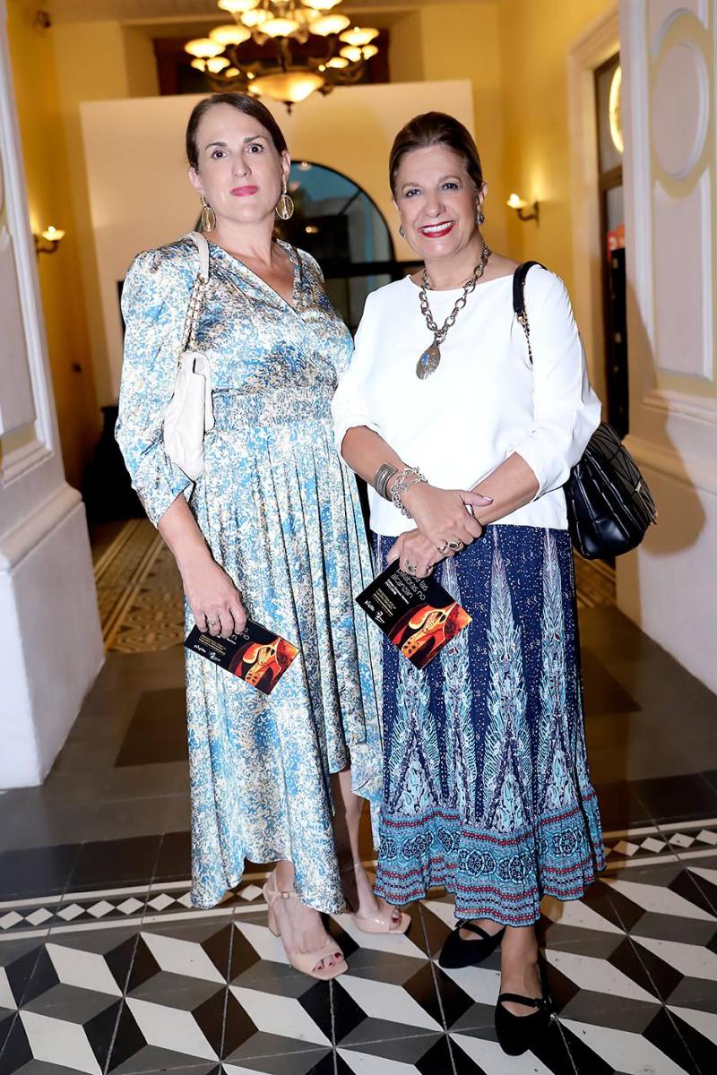 Marta Sugrañez de Alvarado y Marta Lorena Casco.
