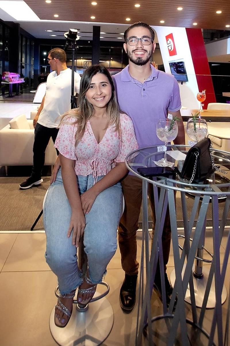 Gabriela Alfaro y Kevin Mendoza.