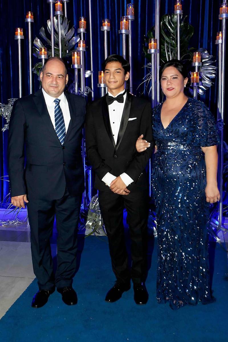 Eyden Perdomo, Eyden Jacob Perdomo y Mirna Barahona.