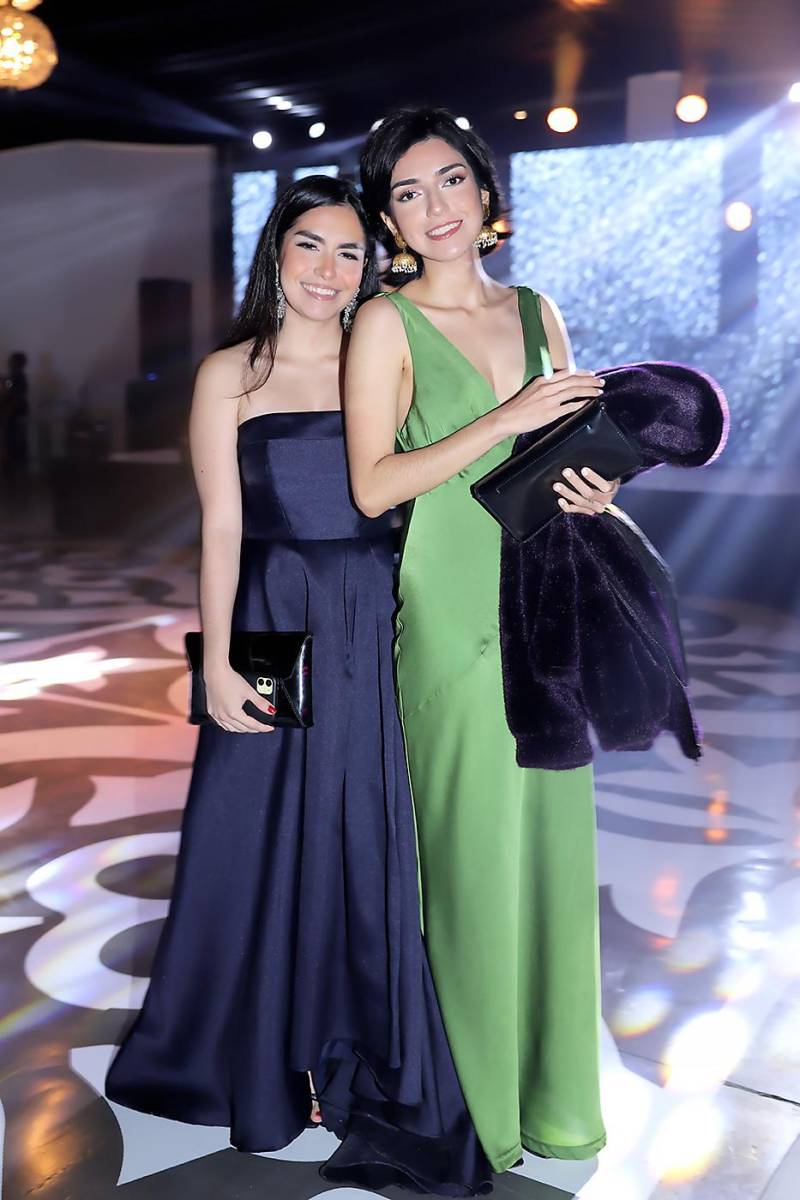 Camila y Valeria Carmona