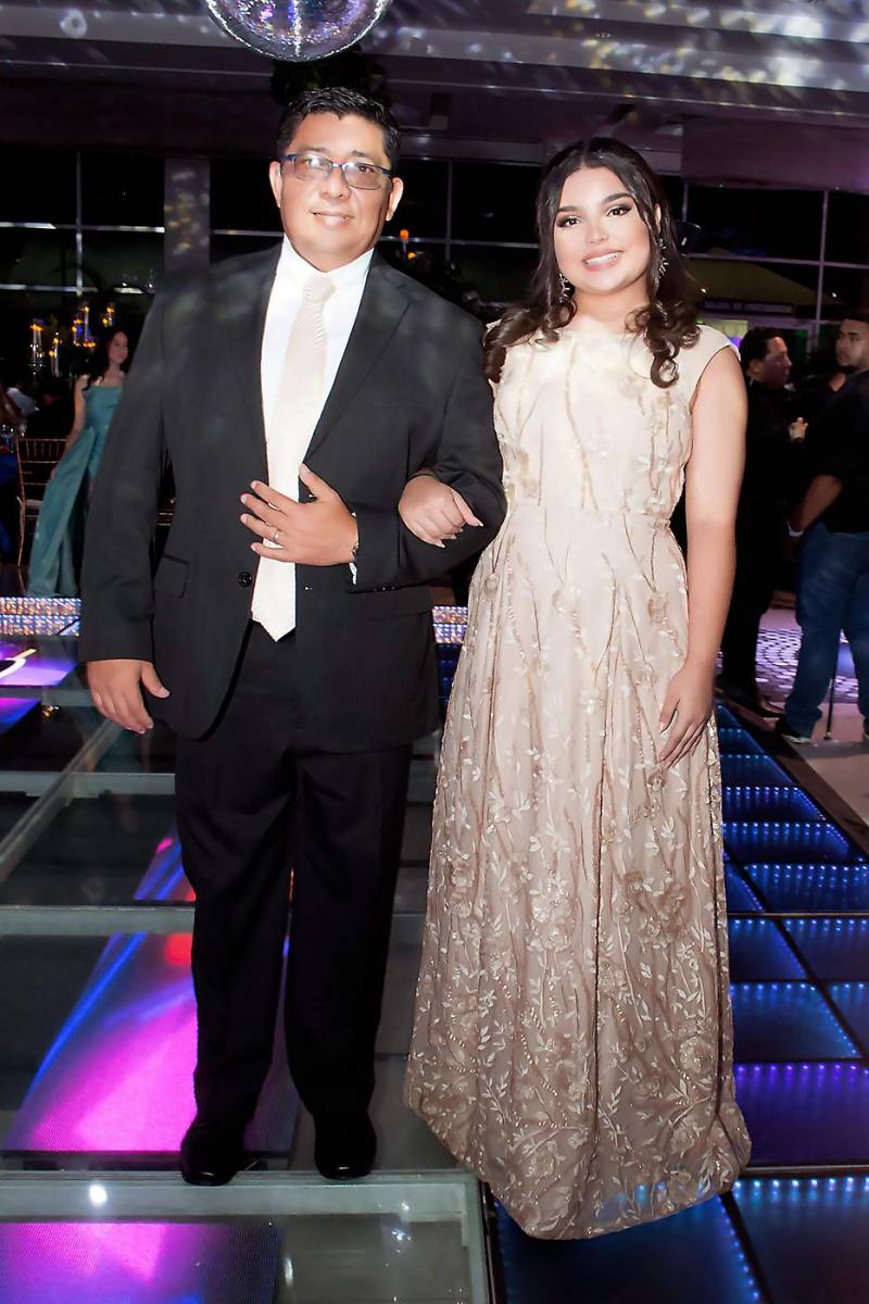  Edwin Arevalo y su hija Meayleen Arevalo.