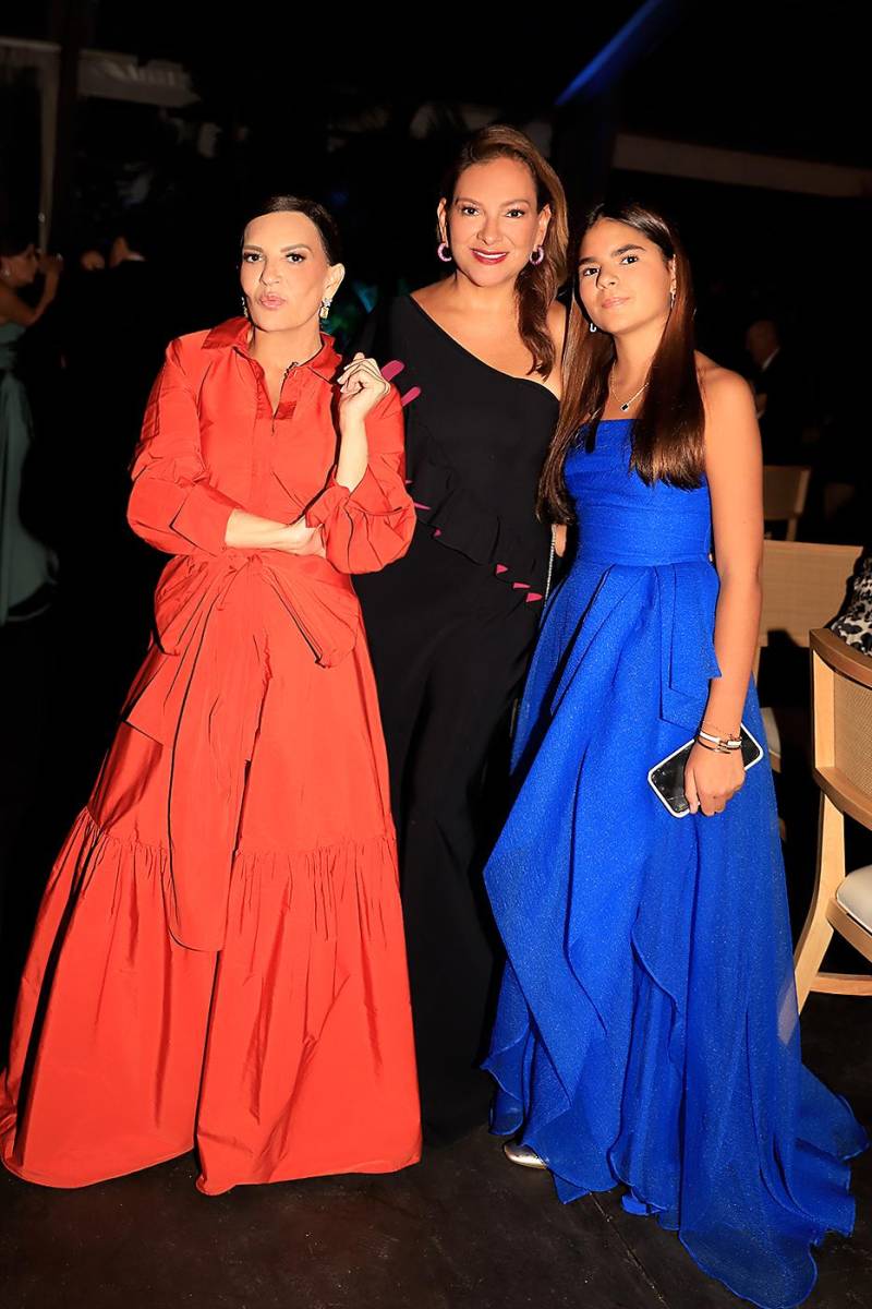 Blanca Bendeck con Pia y Giuliana Pastor 