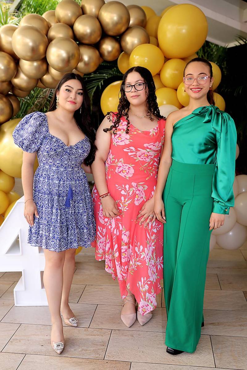 Débora Flores, Mariana Andonie y Gardenia Pavón. 