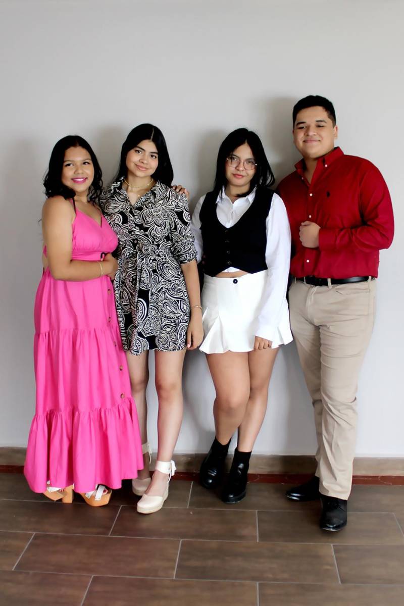 María Padilla, Alexandra Aguirre, Katherine Chirinos y José Luis Aquino