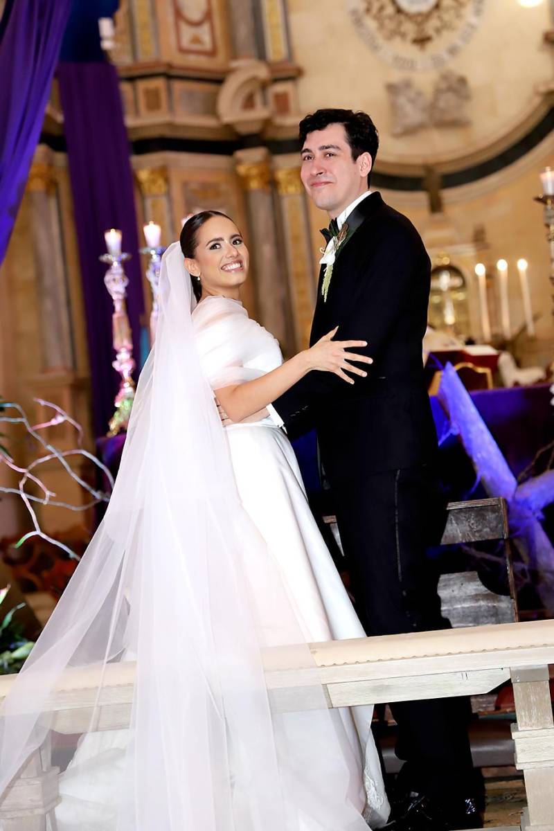 Así fue la boda eclesiástica de Alejandra Zúñiga y Gabriel Sierra