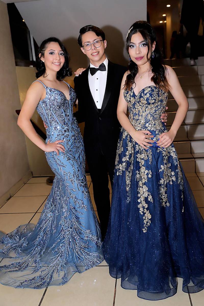 Adriana Rosales, Marlon Bustillo y Rosa Cano