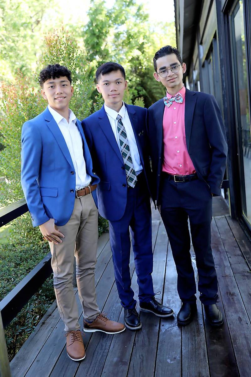 Emilio Vásquez, Alan Chen y Jacobo Henríquez. 