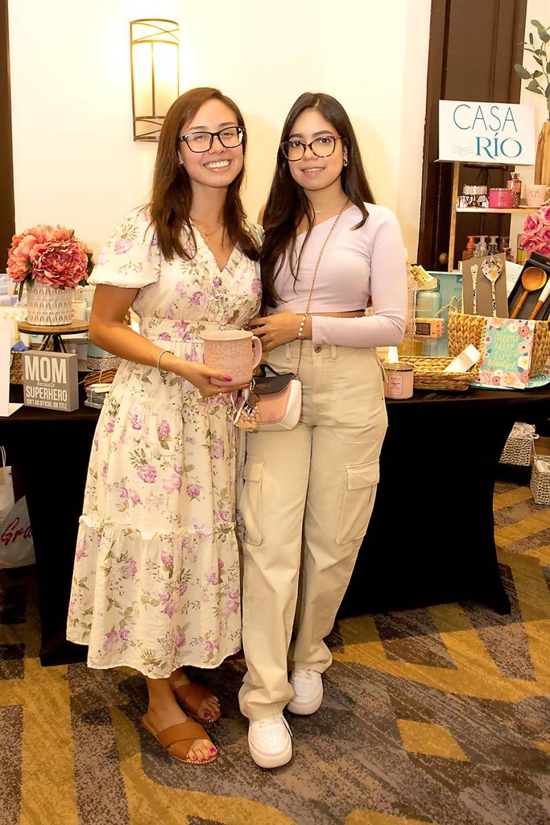 Nicole Nuñez y Nicole Flores