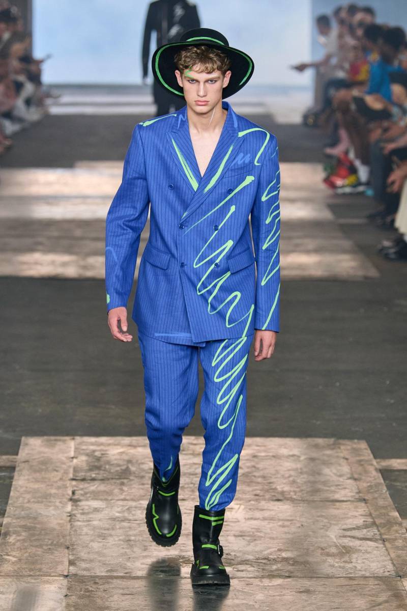 Moschino presenta colección masculina Primavera-Verano 2023