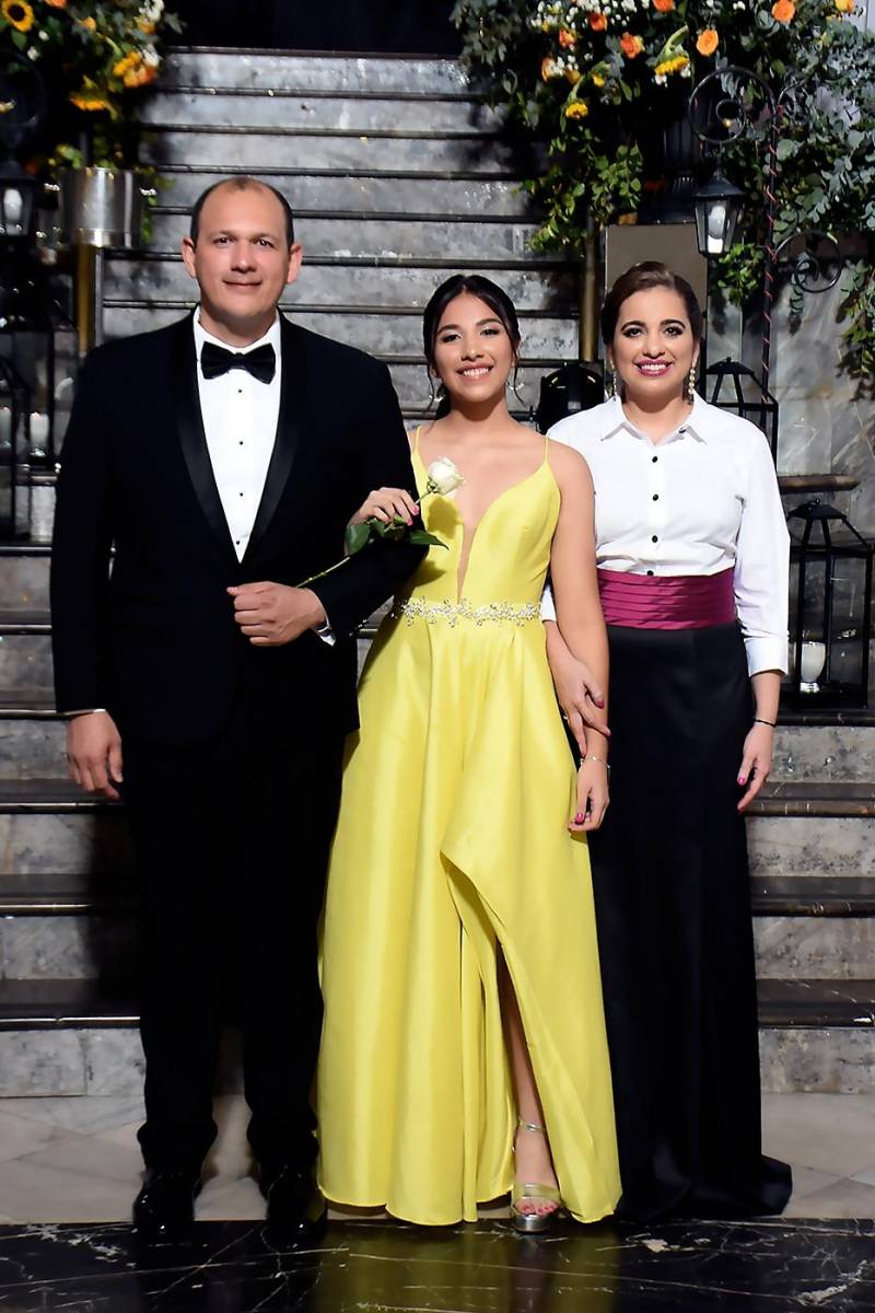 Desfile de Padres e Hijos de la Prom Night 2023 del Liceo Franco Hondureño