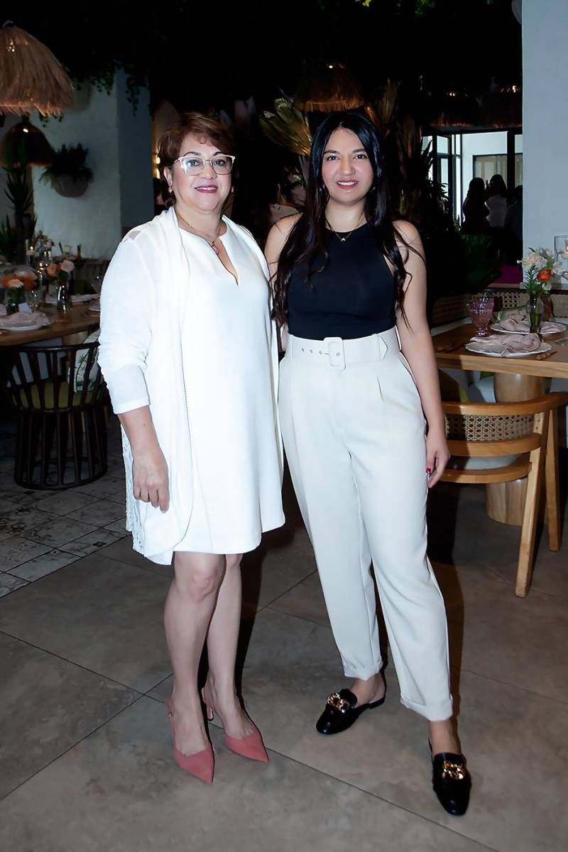 Leticia Owen y Nohely Herrera.