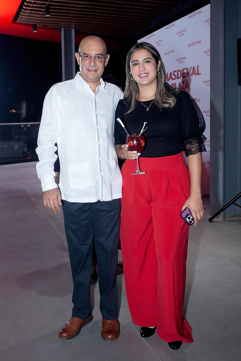 Mauricio Ramos y su hija Itchell Ramos.