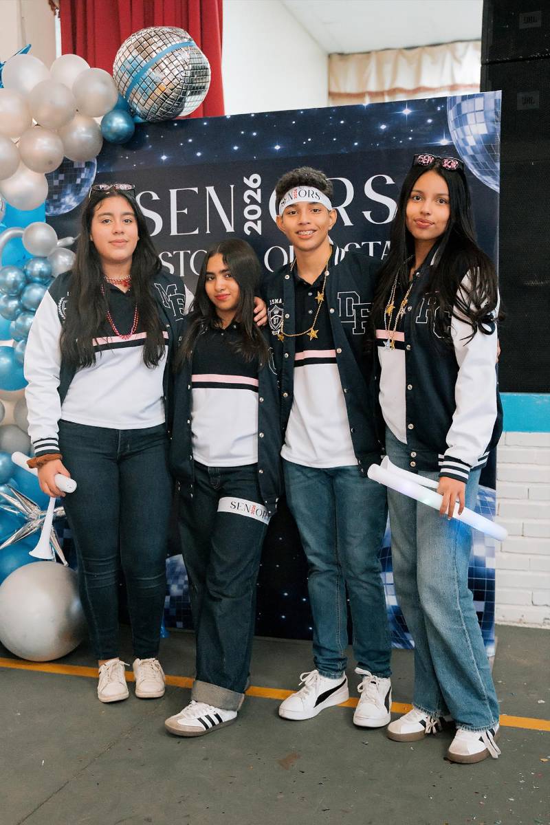 Senior entrance de la clase 2026 del Instituto María Auxiliadora