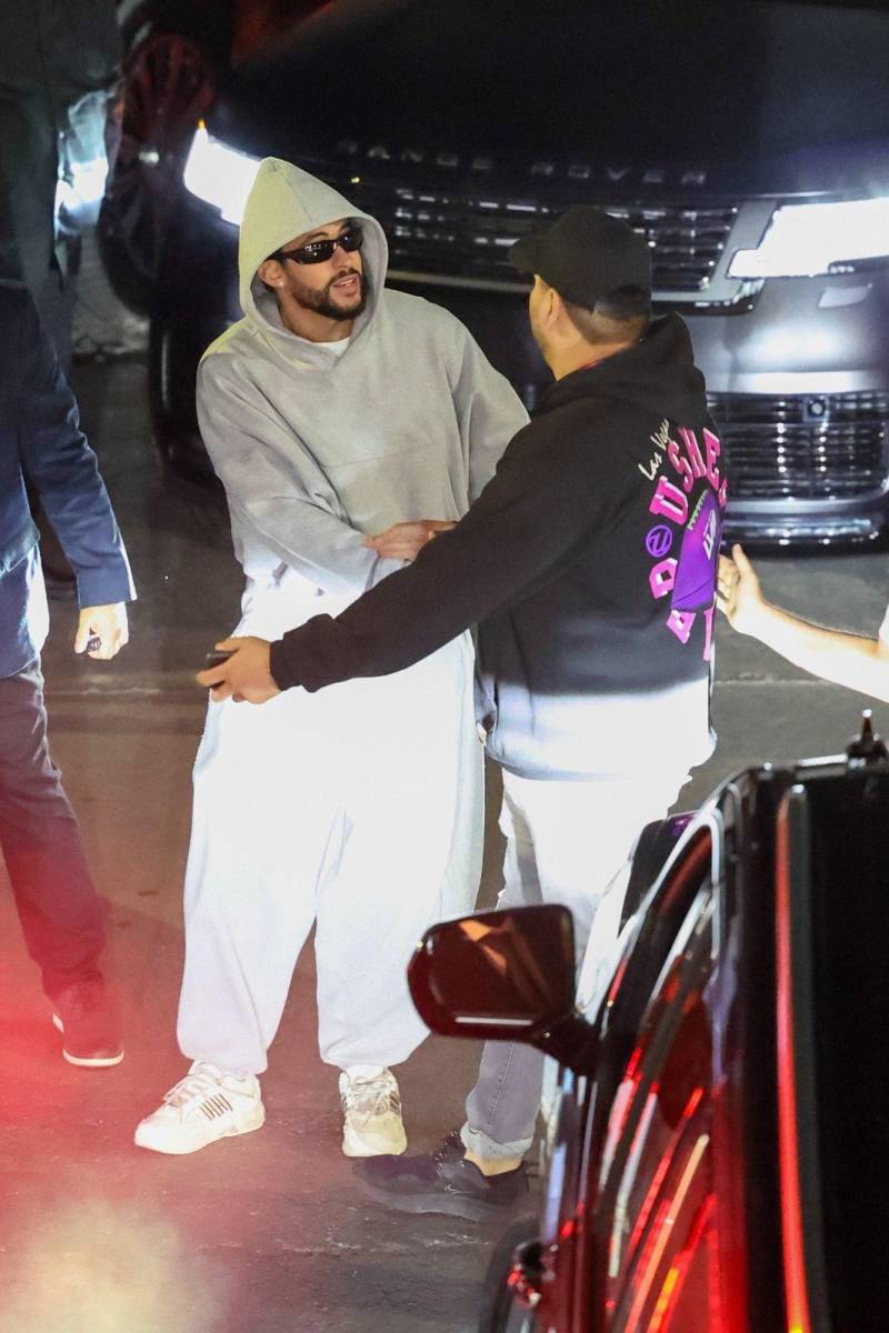 Bad Bunny, el popular ‘Conejo Malo’, estuvo presente en este importante duelo de fútbol americano.