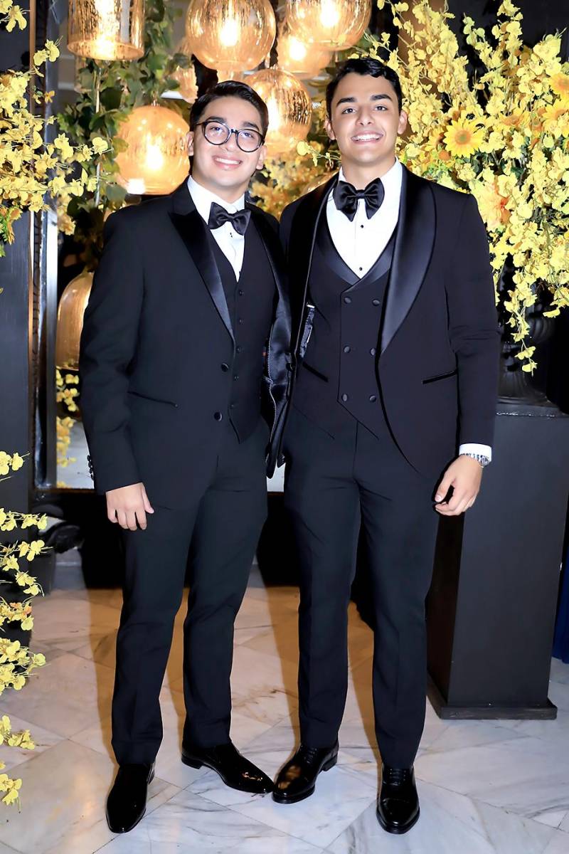 Fiesta de la prom 2025 de DelCampo School
