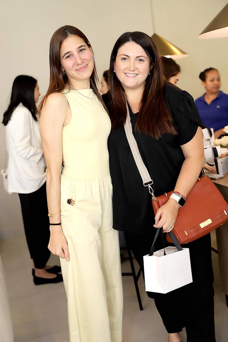 Christel Mena y Tatiana Espinosa.